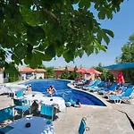 Merlin Club Hotel