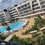 Kamelia Grand Apartments