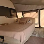 Ultimate Caravan Experience - 1st Line Gradina