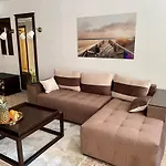Royal Beach Apartments - 5M To Pool, 100M To Beach
