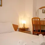 Convenient 1-Bedroom Flat Next To Harmanite Beach