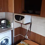 Апартамент За Нощувки В Удобство---- В Центъра На Бургас Зад Новата Поща