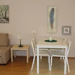 Apartment Salut In Complex Viyana