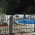 Хотел Централ