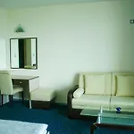 Peter Hotel