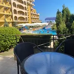 Midia Grand Resort, Terrassen Paradies Apartment