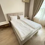 Esteban Vip Luxury Apartment