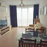 Cozy Apartament In Sunny View Central Complex