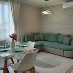 Wave Apartment