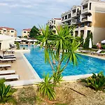 Luxury Apartment Greenlife, Kavaci