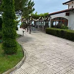 Robinzon Apartmets -Elenite