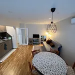Апартамент Хай / Hay Apartment