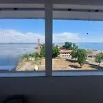 Апартамент Рени