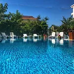 Хотел Кристал
