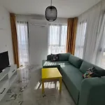 Gold Beach Apart Obzor