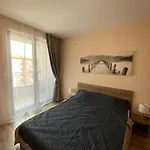 Apolon - Beautiful Apartments 400 M To The Beach