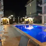 Azuro Aparthotel Sunny Beach