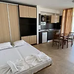 Holiday Apartments Grand Kamelia