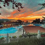 Cosy Apartment With Sea View In Santa Marina