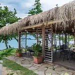 Summer Host Apartments Santa Marina