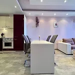 Апартамент Чаролит / Apartment Charoite