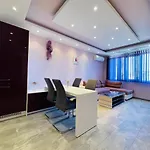 Апартамент Чаролит / Apartment Charoite