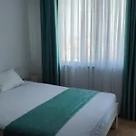 Cozy Apartment With Sea View And Free Parking