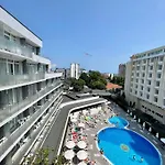 Suzi'S Summer Apartment