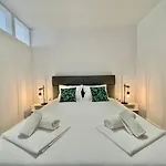 Lighthouse - Private Apartment - Bsr - 3