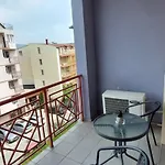 Central Plaza -Студио