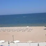 Апартамент В Обзор Бийч Резорт На Първа Линия С Перфектен Изглед Към Плажа!