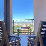 Bratanov Top Apartment