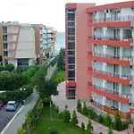 Gt Villa Astoria Apartments