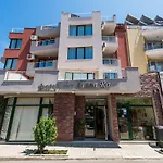 Amon Ra Hotel Family