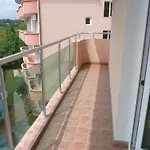 Семеен Хотел Детелини