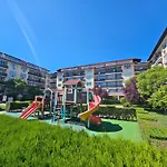 Трехкомнатный Апартамент С Видом На Море