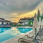 Sm Lovely Apartments On The First Line In Sozopol