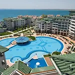 Private Studio In Emerald Beach Resort