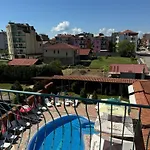 Hotel Laguna - Guest House