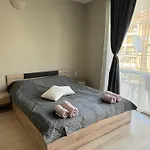 Студио Мая