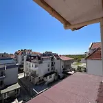 Jamais Vue Apartment