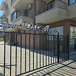 Casa Del Mar