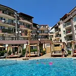 Marina Bay Apart Saint Vlas