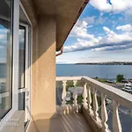 Tzonevi Guest House