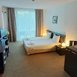 Atlantis Resort D111 Апартамент