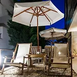 Seaside Garden 2 Bedroom Apartment For 41 Pax