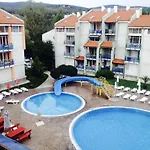 Spacious Modern Two-Bedroon Suite In Elit 1 Complex