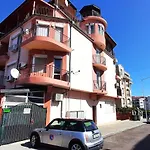 La Piccola Porta, Равда, България