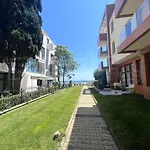 Central Beach Ravda Apartments