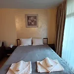Страхотно Студио